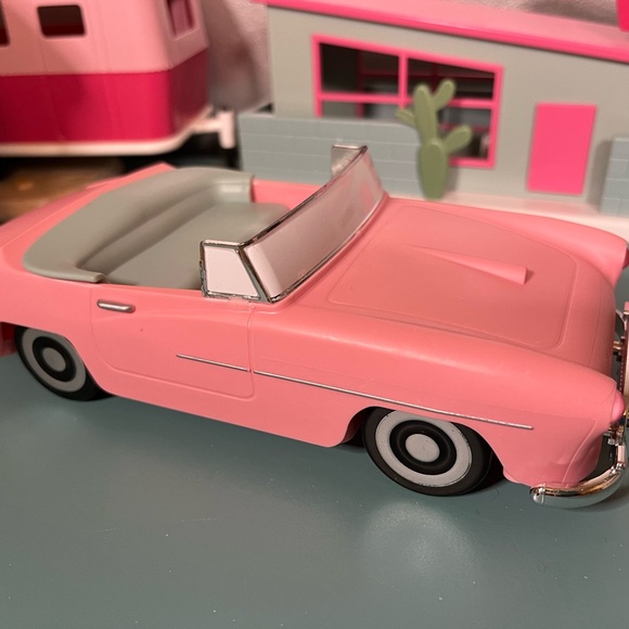 Four Pieces from Target’s Palm Springs Collection - Picture 3 of 7